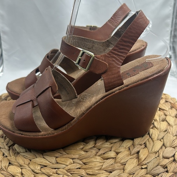 Korks Genuine Cognac  Leather Straps Uppers Comfort Wedge Sandal Size 9 - Picture 5 of 9